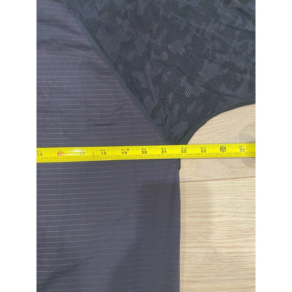 Lululemon Black Micro Stripe Run For Days Long Sleeve Athletic Athleisure Top - Picture 3 of 4